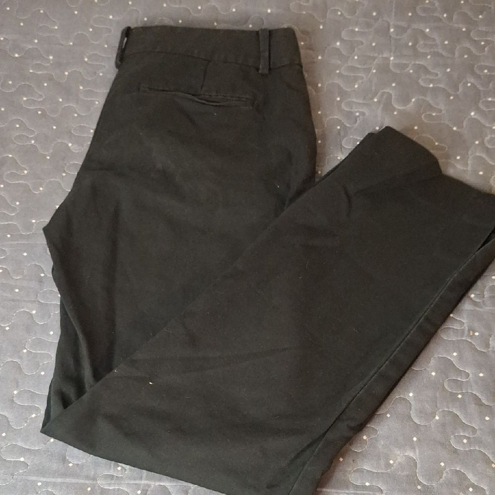 Tommy Hilfiger Women's Black Cropped Pants size 6